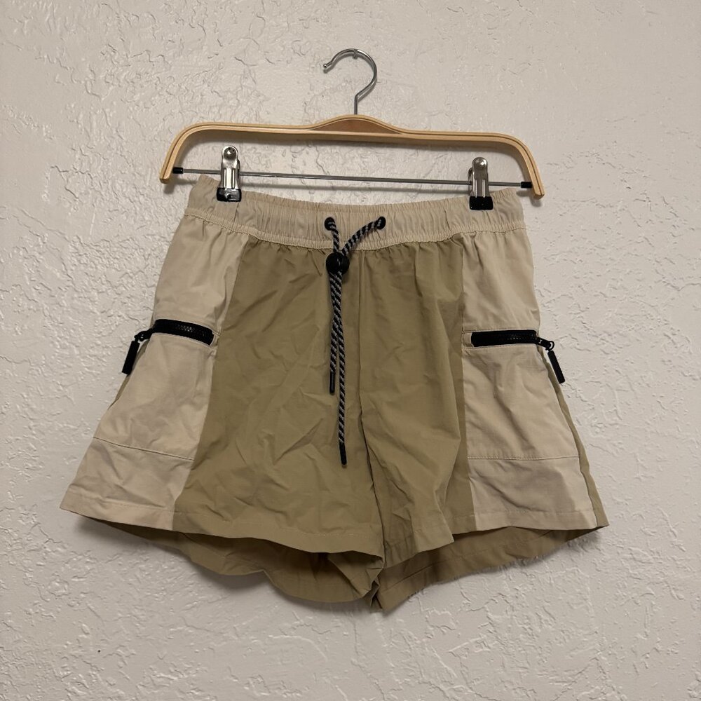 beardedgoat women's summit short, size medium, tan+cream